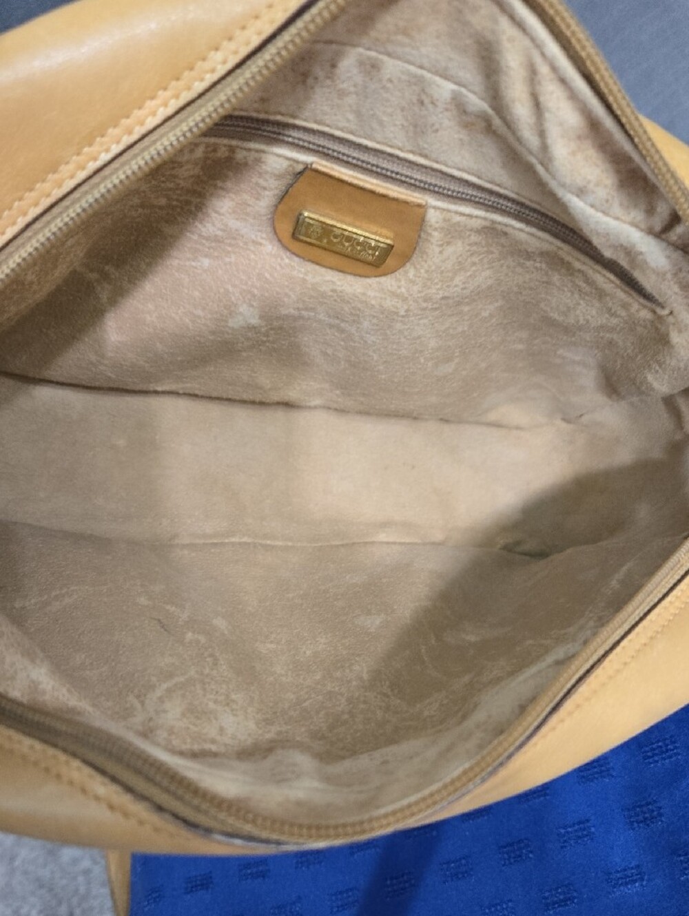 Gucci Beige Brown Monogram Messenger Bag with Tan Leather Trim - Picture 13 of 16